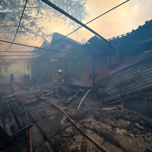 Не тільки енергетика: рф атакувала райадміністрацію та житлові будинки на Одещині, є постраждалий