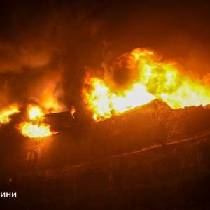 РФ атакувала Одещину: є постраждалий, спалахнули масштабні пожежі