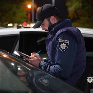В Одесі за хабар у $2 тисячі затримали начальника районного ТЦК