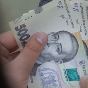 Привласнила гроші пенсіонерів — в Одесі затримали листоношу