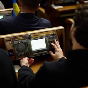 В Україні продовжили воєнний стан і мобілізацію