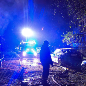 Нічна атака на Київ: палали будинки та авто, є постраждалі