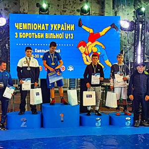 Чемпіонство наших борців у змаганнях чемпіонату України з боротьби вільної серед юнаків та дівчат 2012-2013 р.н