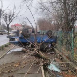 На Одещині пʼяний водій тікав від поліції – легковик відкинуло на жінку з немовлям