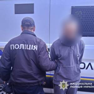 Ґвалтував та знімав на відео: в Одесі затримали чоловіка, що роками знущався з малолітньої племінниці