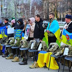 В Ізмаїлі пройшла акція на підтримку родин безвісти зниклих та полонених українських військовослужбовців — «Зниклі, але не забуті».