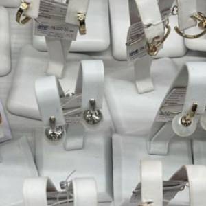 На Одещині викрили схему продажу підроблених прикрас під виглядом відомих брендів