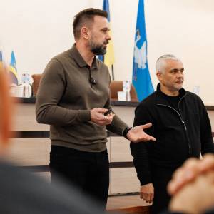 В Арцизі Одеської області провели робочу нараду із представниками місцевих громад, головами районів за участі очільника ОВА Олега Кіпера