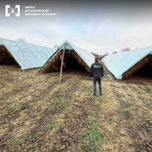В Одесі викрили підпільну тютюнову фабрику