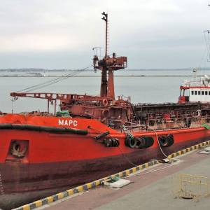 На Одещині судять власницю судна, яке залило море тонною нафти