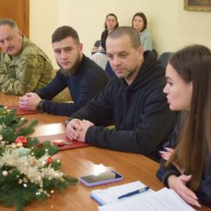 В Ізмаїлі чотирьом військовослужбовцям урочисто вручили відомчі відзнаки