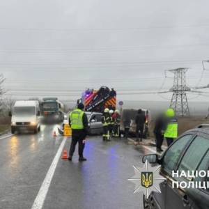 На трасі в Одеській області сталася аварія, є загиблий, багато постраждалих