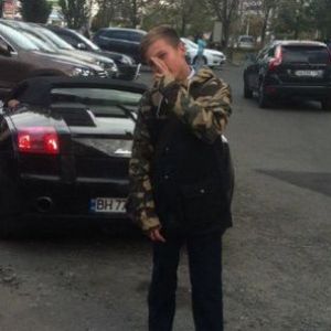 14-летний сын нардепа ограбил продуктовый магазин в Киеве: первые подробности