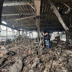 Десятки знищених автомобілів: масштабна пожежа спалахнула на території автосалону через атаку