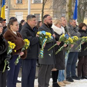 В Ізмаїлі відбулася церемонія покладання квітів - в пам'ять Героїв Небесної Сотні