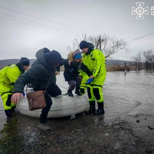 На Одещині річка Тилігул вийшла з берегів — деякі дороги стали непроїзними