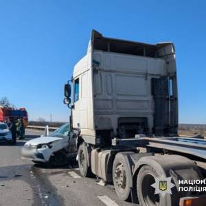На трасі Одеса – Рені сталася ДТП за участю легковика та вантажівки: постраждав чоловік