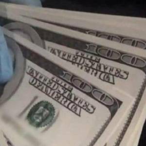 На Одещині затримали іноземців, які продавали фальшиві долари