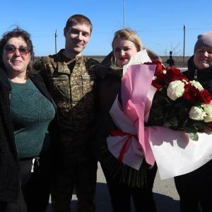 Ізмаїльці зустріли нацгвардійця, звільненого з ворожого полону: хлопець боронив Маріуполь