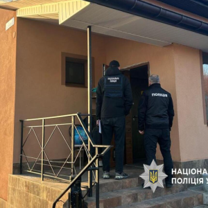 Збитки на сотні мільйонів: поліція проводить масові обшуки у медзакладах по всій Україні