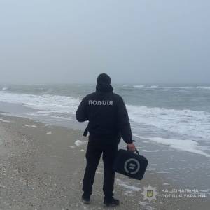 На Одещині під час нічної риболовлі в морі зникли двоє чоловіків
