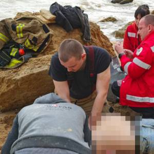У Південному двоє чоловіків упали з обриву, один загинув