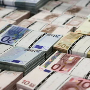Борги почекають: кредитори відтермінували виплати України на роки вперед