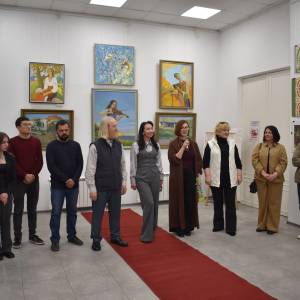 Виставка-проєкт «Великодня мозаїка 2026» об’єднала творчі здобутки студентів і випускників двох кафедр ІДГУ
