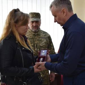 Родинам загиблих військовослужбовців вручили посмертні відзнаки