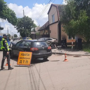 В Ізмаїлі іномарка знесла дітей прямо на тротуарі – трьох госпіталізували
