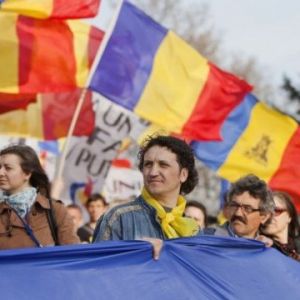 В Кишиневе прошел марш сторонников объединения Молдовы с Румынией