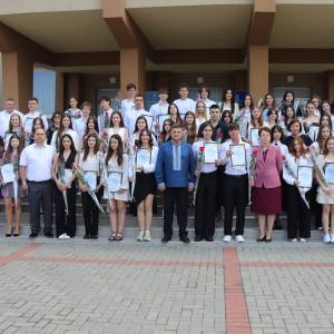 В Ізмаїлі відбулося урочисте нагородили найкращих випускників закладів загальної середньої освіти