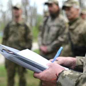 Приниження гідності та вилучення телефонів: Міноборони перевірить роботу ТЦК в Одеській області.