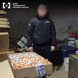 На Одещині підприємця оштрафували за продаж контрафактного алкоголю та сигарет