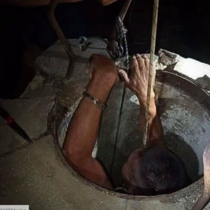 На Одещині діставали з колодязя чоловіка, який заліз туди рятувати кішку