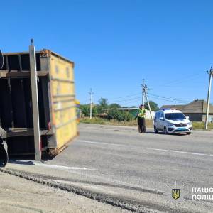 На Одещині сталася смертельна ДТП за участю вантажівки та легковика