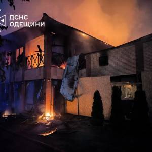 Нічний удар по півдню Одещини: пошкоджено житлові будинки та готель