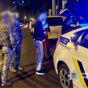 Влетів в автомобілі та зніс блокпост: в Одесі іноземець травмував копів та ТЦКшників