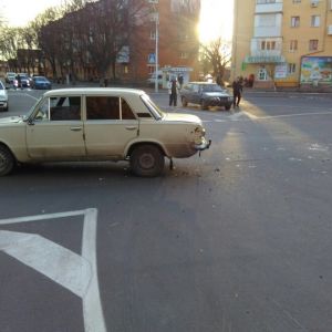 В Измаиле на площади Мира дорогу не поделили два "ВАЗа" (ФОТО)