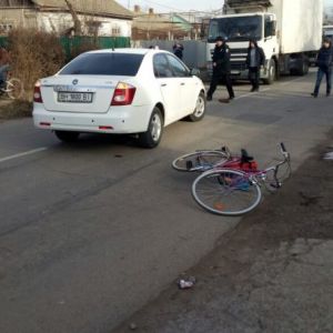 В Измаиле сбили велосипедиста. Женщина с серьезной травмой головы госпитализирована (ФОТО)