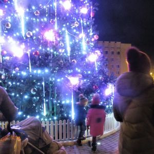Измаильчане в День Николая Чудотворца гуляют на площади Победы (ФОТО, ВИДЕО)