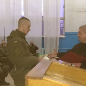 Полиция Измаила вручила военнослужащим Нацгвардии подарки (ФОТО)