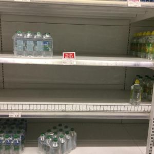 Измаильчане за несколько часов смели воду с прилавков магазинов (ФОТО)