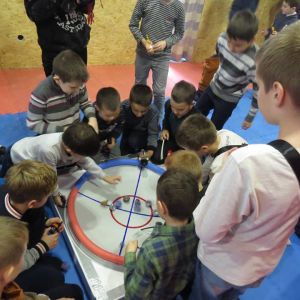 Впервые в Измаиле прошли азартные соревнования в популярной детской игре Бейблейд (ФОТО, ВИДЕО)