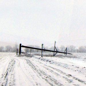 В Бессарабии мародеры тоннами воруют провода с упавших электроопор