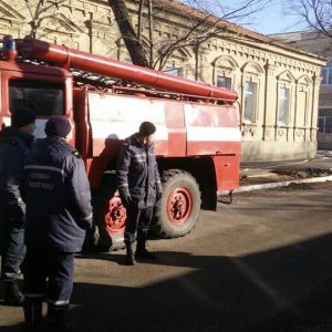 Кто-то «пошутил»: в подозрительной коробке у здания Измаильского СБУ взрывчатки нет