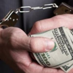 500 долларов за свидание: полицейские регулярно доставляли заключенного одесского СИЗО в постель к супруге