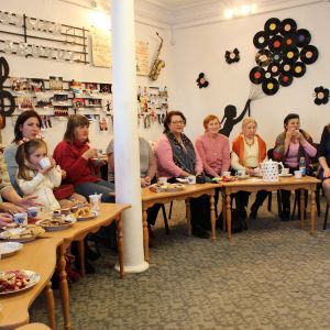 "Зимние посиделки" в Измаильском музее: вышивка, куклы, чаепитие и музыка (ФОТО)