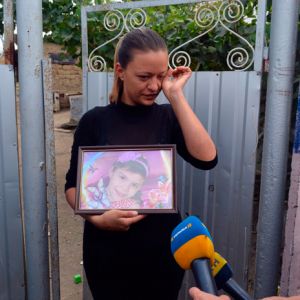 Суд по делу убийства ребенка в Лощиновке снова перенесли - на заседание не явилась мать убитой девочки