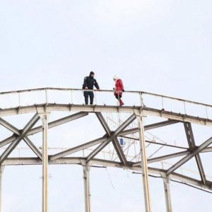 В Днепре полицейский остановил женщину-самоубийцу